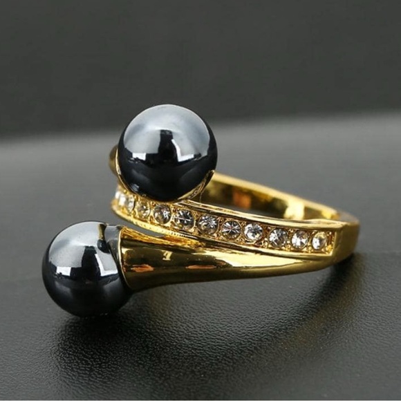 Elegant Gold and Black Women's Ring size 9 - Picture 3 of 6